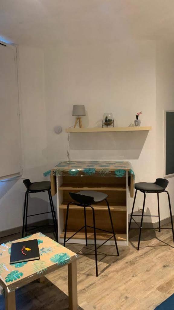 Studio 24M2 Intra-Muros Avignon Bagian luar foto